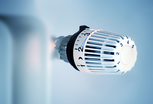 Comment changer une tête de robinet thermostatique de radiateur ?