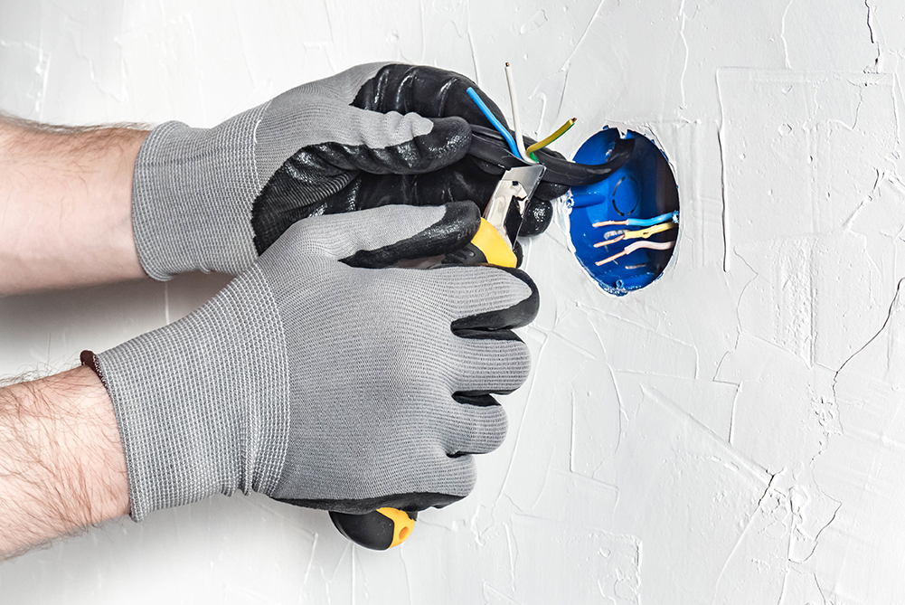 À qui s'adresser pour faire rénover son installation électrique ?