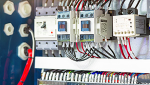 Inverseur électrique : types, utilisation et coût