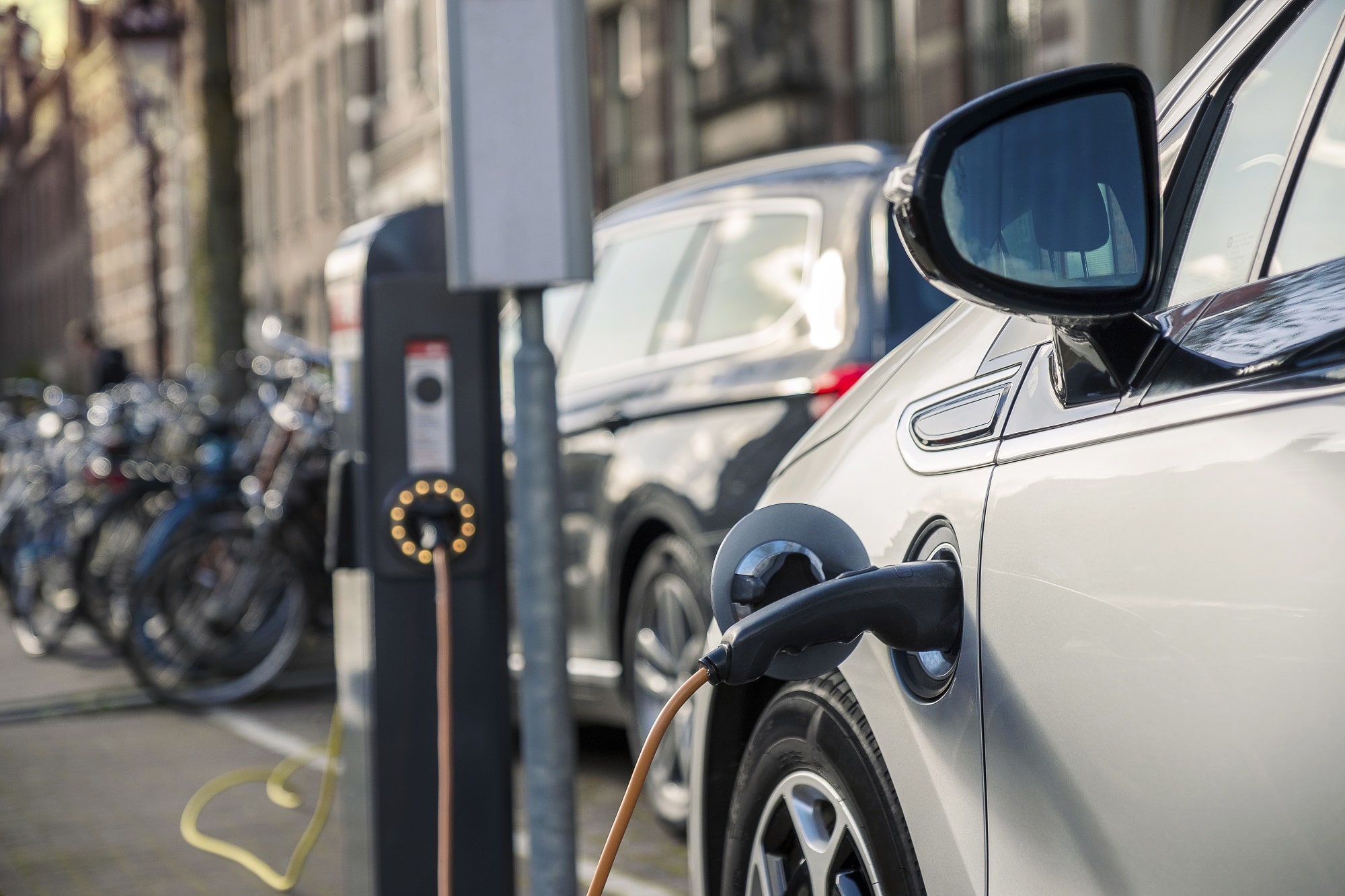 Tout ce que vous devez savoir à propos du rechargement d'une voiture  électrique